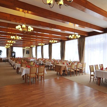 Hotel Manes Svratka Buitenkant foto