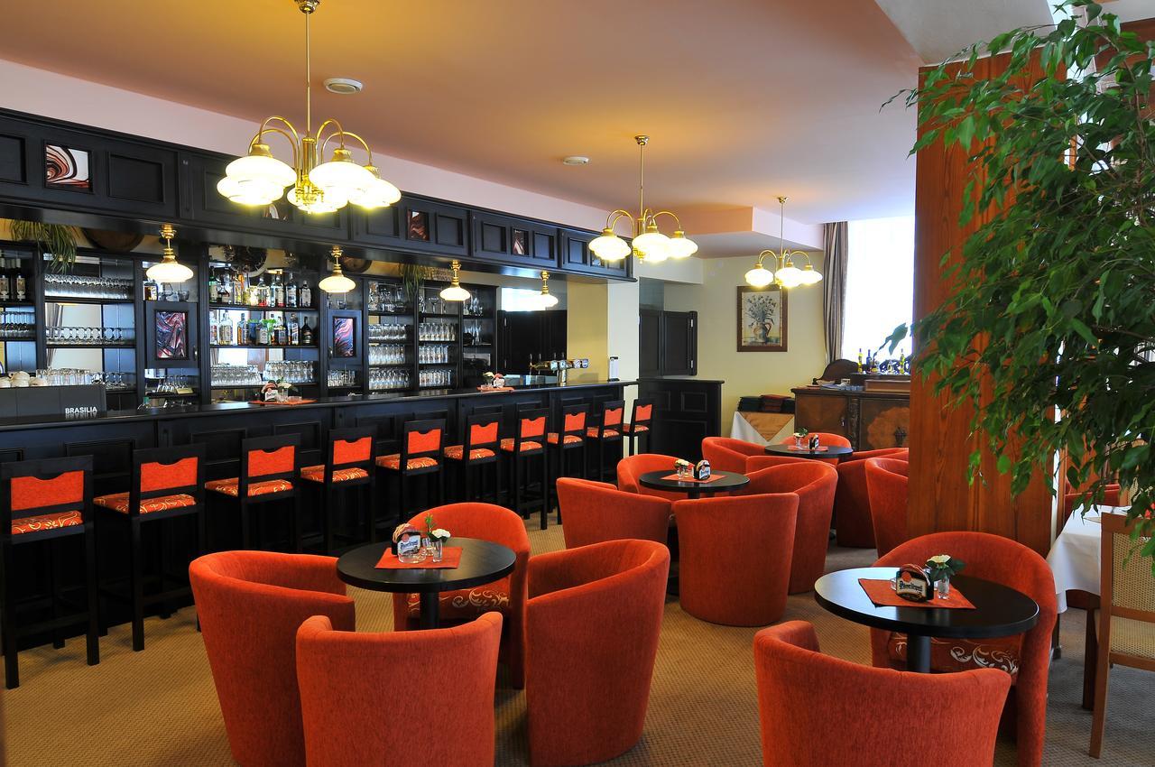 Hotel Manes Svratka Buitenkant foto